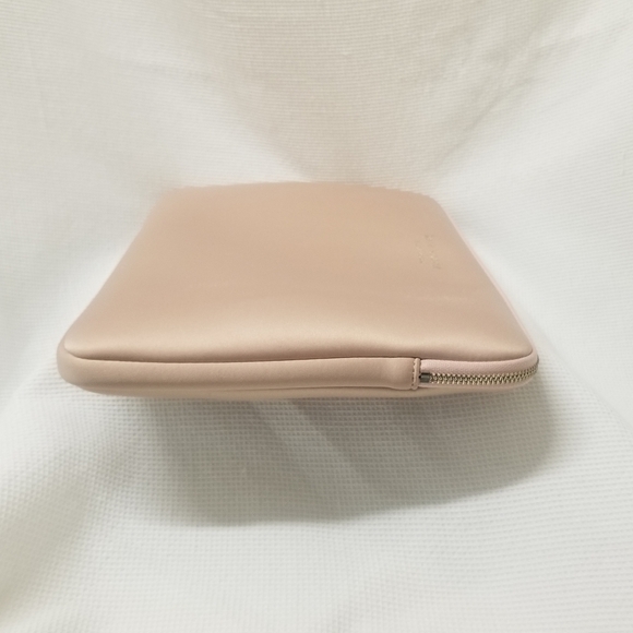 kate spade Lap Top Case - Picture 2 of 9